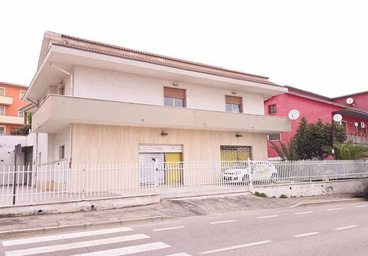 Villa a Spoltore, Pescara, Spoltore - € 240.000 | Ref: 85633718 - foto 1