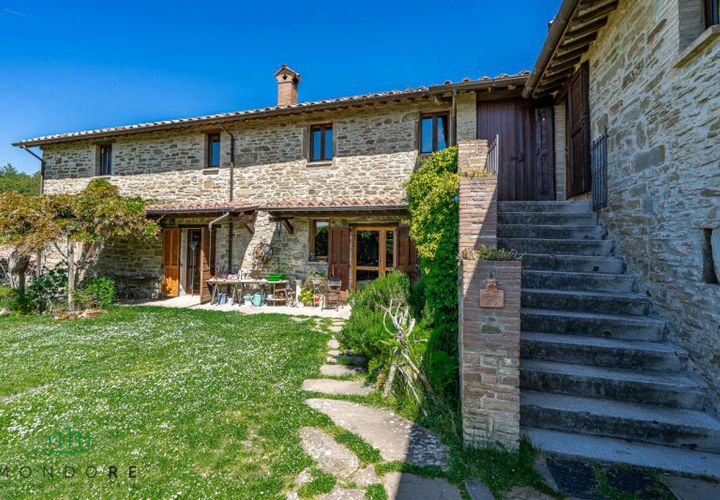 Landejendom i Gubbio, Perugia, Gubbio - € 690.000 | Ref: DIR690ASE - foto 1