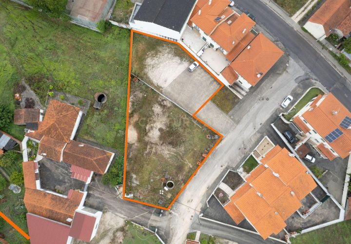 Helårsgrund i Leiria, Leiria, Leiria - € 80.000 | Ref: C0381-00444 - foto 1