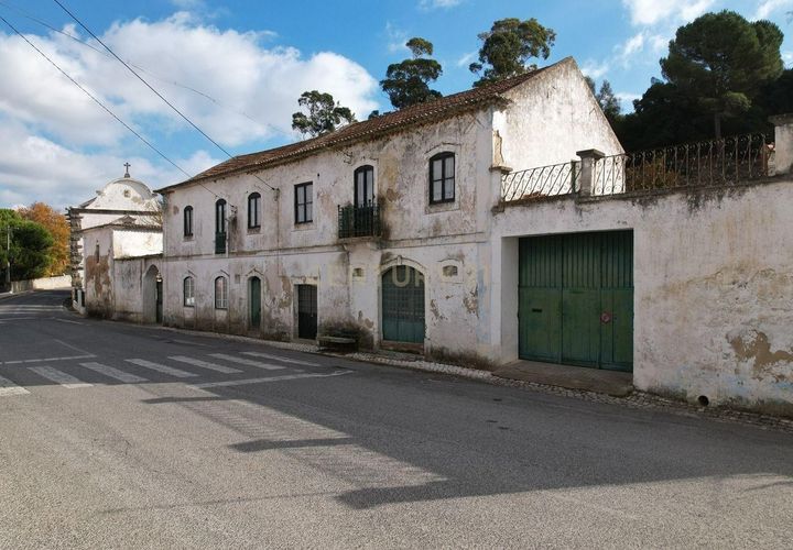 Villa i Alenquer, Lisbon, Alenquer - € 299.000 | Ref: C0500-00143 - foto 1