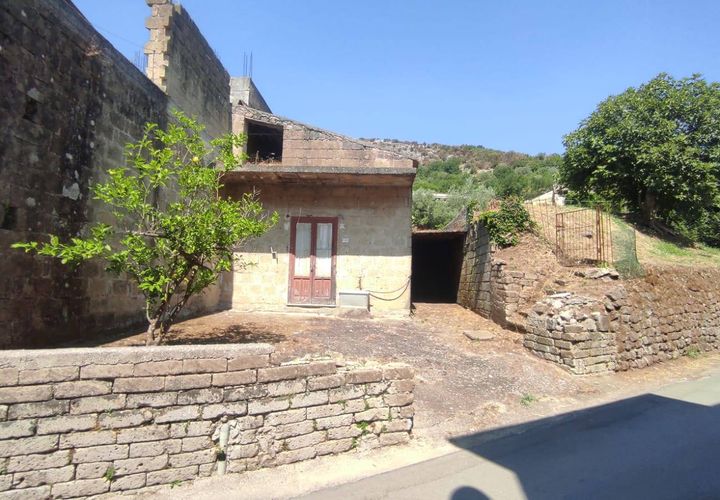 Landejendom i Castel Morrone, Caserta, Castel Morrone - € 80.000 | Ref: 58 - foto 1