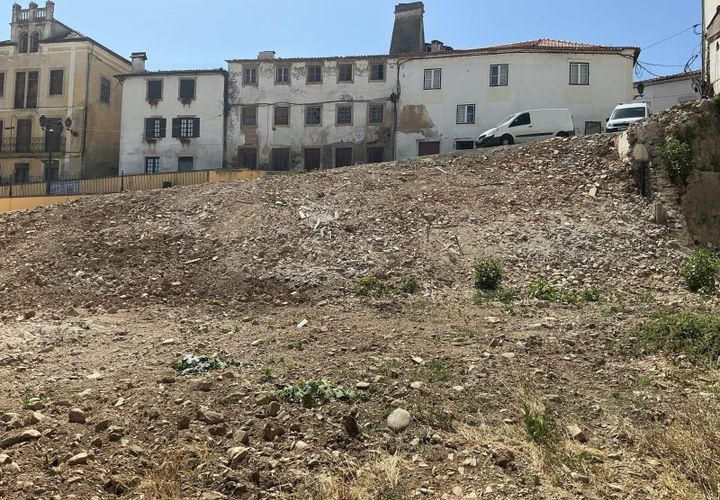 Helårsgrund i Miranda do Corvo, Coimbra, Miranda do Corvo - € 145.000 | Ref: 2465 TER - foto 1