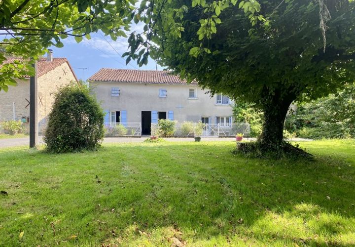 Villa in Champagne-Mouton, Charente, Champagne-Mouton - € 65.000 | Ref: r7212 - foto 1
