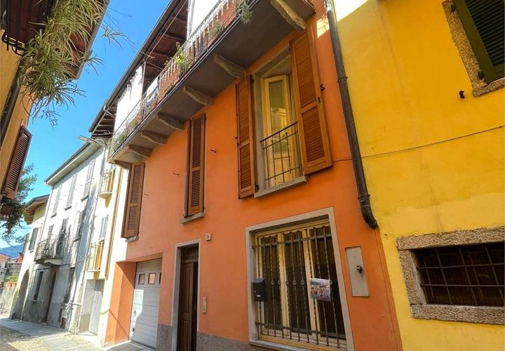 Villa i Verbania, Verbano Cusio Ossola, Verbania - € 390.000 | Ref: V000889 - foto 1