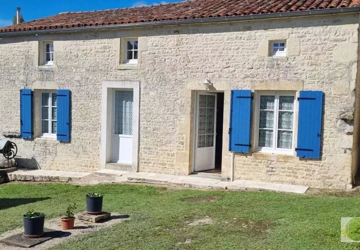 Villa i Longré, Charente, Longré - € 113.400 | Ref: 9793 - foto 1