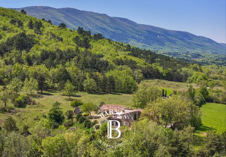 Villa - Cereste, Alpes-de-Haute-Provence, Cereste - € 1 299 000 | Réf : 84623362 - photo 1