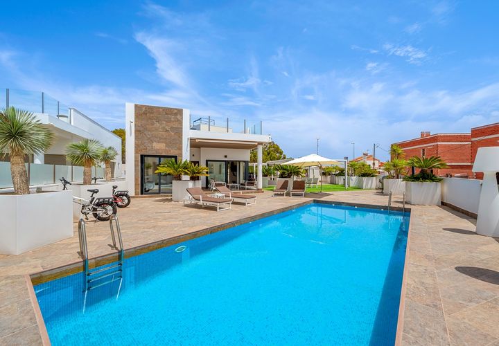 Villa i Villamartin, Alicante, Villamartin - € 759.000 | Ref: 200-4165 - foto 1