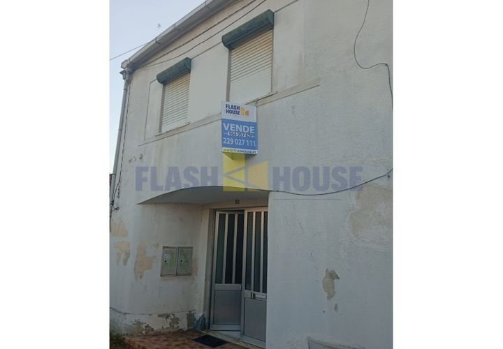 Villa a Esmoriz, Aveiro, Esmoriz - € 250.000 | Ref: FHNU1001 - foto 1