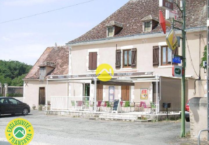 Erhvervsejendom i Ruffec, Indre, Ruffec - € 227.900 | Ref: 82CAL109975 - foto 1
