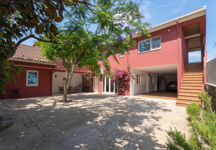 Villa a Folgosa, Porto, Folgosa - € 560.000 | Ref: C0406-02344 - foto 1