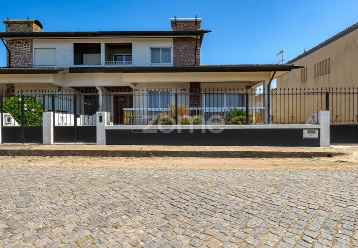 Villa a Angeiras, Porto, Angeiras - € 410.000 | Ref: ZMPT579241 - foto 1