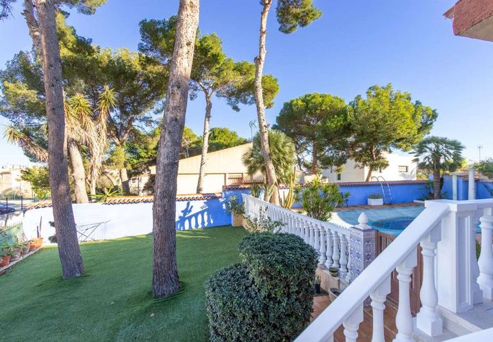 Villa i Torrevieja, Alicante, Torrevieja - € 595.000 | Ref: 27-241-11-592 - foto 1