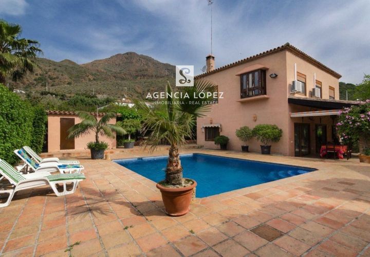 Villa i Estepona, Malaga, Estepona - € 795.000 | Ref: 1010 - foto 1