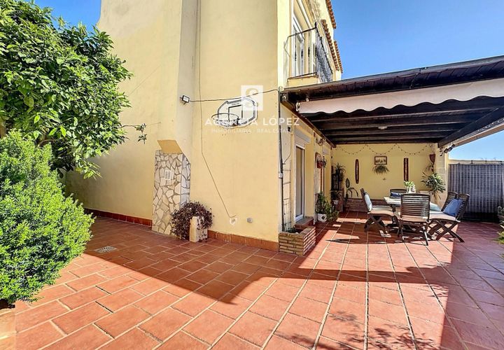 Rækkehus i Estepona, Malaga, Estepona - € 570.000 | Ref: 1964 - foto 1