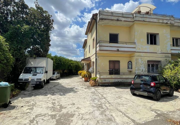 Villa i Caserta, Caserta, Caserta - € 750.000 | Ref: SIV22 - foto 1