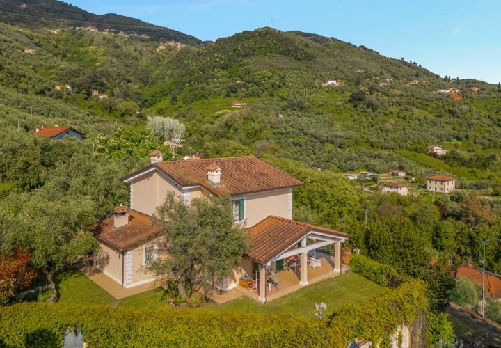 Villa i Pietrasanta, Lucca, Pietrasanta - € 2.500.000 | Ref: CBI129-2006-130472 - foto 1