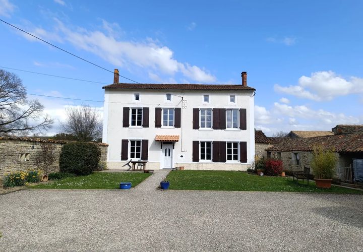 Landsbyhus i Loubille, Deux-Sevres, Loubille - € 198.050 | Ref: BVI81788 - foto 1