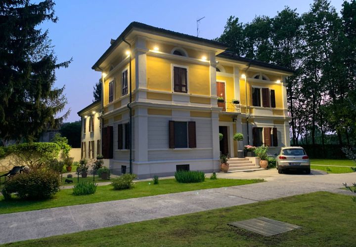 Villa a Mantua, Mantua, Mantua - € 5.000/mes | Ref: 6100 - foto 1