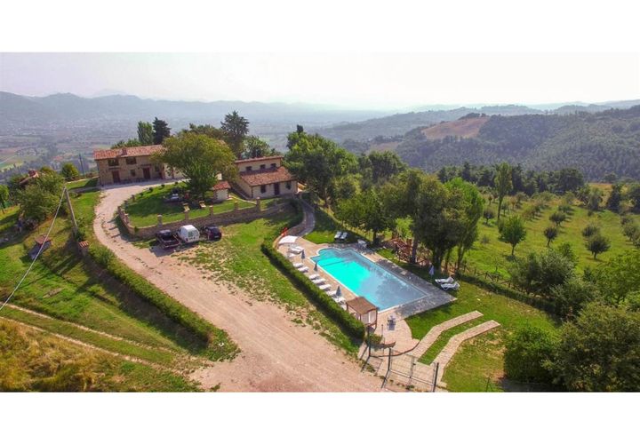 Farm hus i Gubbio, Perugia, Gubbio - € 890.000 | Ref: AZ274 - foto 1