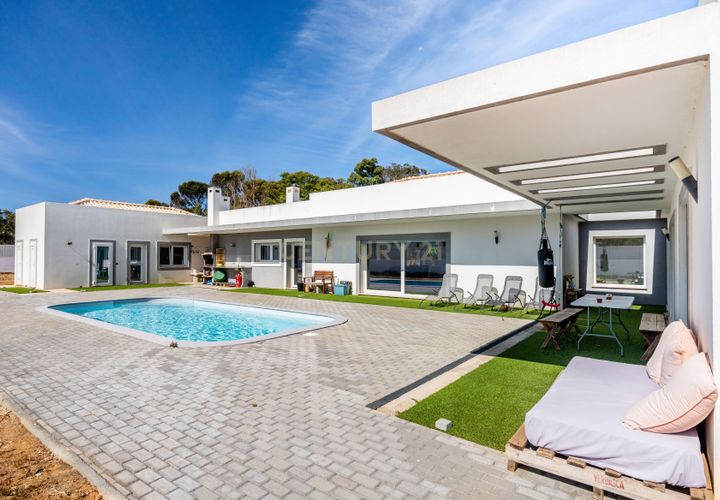 Villa i Alvor, Faro, Alvor - € 1.250.000 | Ref: C0240-03330 - foto 1