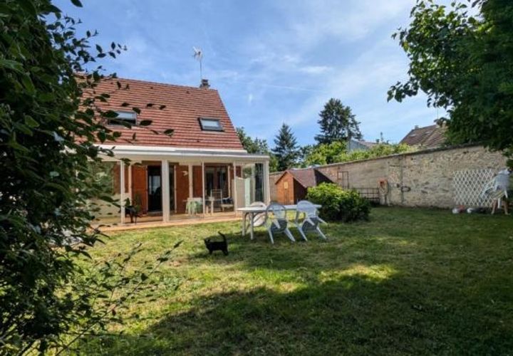Villa i Pringy, Seine-et-Marne, Pringy - € 260.000 | Ref: 3011440600 - foto 1