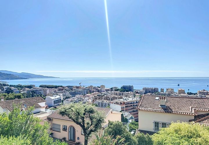 Villa i Roquebrune-Cap-Martin, Alpes-Maritimes, Roquebrune-Cap-Martin - € 1.695.000 | Ref: A06191 - foto 1