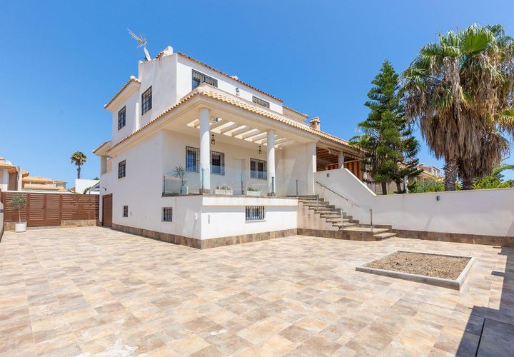 Villa a Torrevieja, Alicante, Torrevieja - € 549.000 | Ref: 21-S682/776 - foto 1