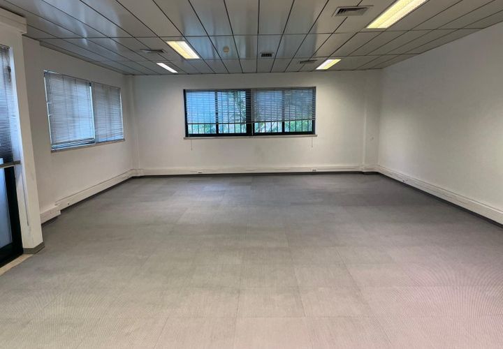 Erhvervsejendom i Alges, Lisbon, Alges - € 255.000 | Ref: W6402 - foto 1
