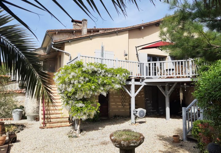 Landsbyhus i Aubeterre-sur-Dronne, Charente, Aubeterre-sur-Dronne - € 275.000 | Ref: BVI82069 - foto 1