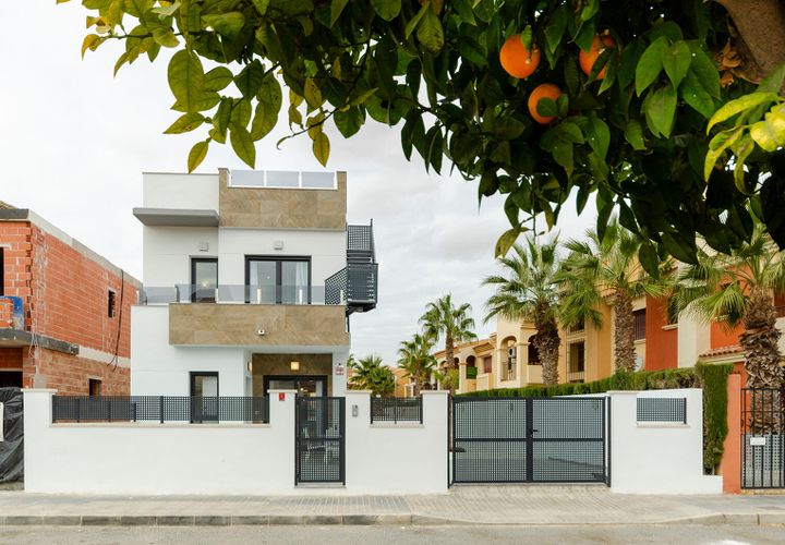 Villa i Torrevieja, Alicante, Torrevieja - € 385.000 | Ref: 4002230 - foto 1