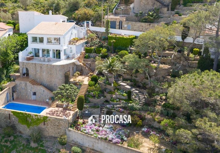 Villa a Roses, Gerona, Roses - € 880.000 | Ref: 3907 - foto 1