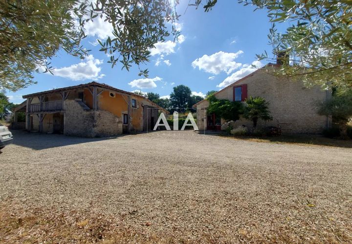 Landejendom i Lizant, Vienne, Lizant - € 335.000 | Ref: 1240 - foto 1
