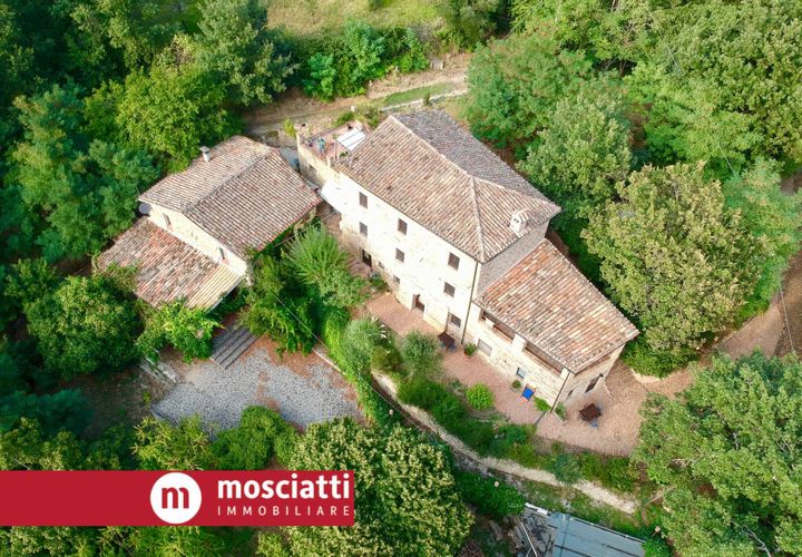 Villa a Camerino, Macerata, Camerino - € 450.000 | Ref: 3034-A - foto 1