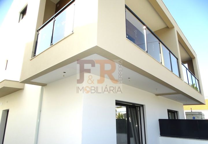 Villa i Quinta do Conde, Setubal, Quinta do Conde - € 420.000 | Ref: MGN6383 - foto 1