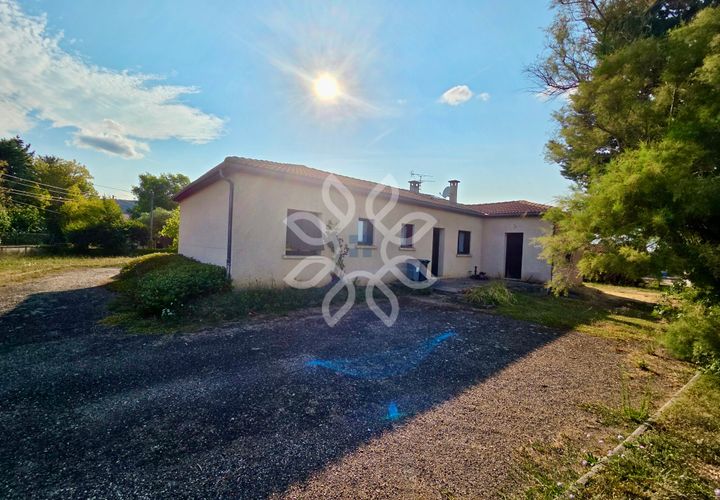 Villa i Brioude, Haute-Loire, Brioude - € 165.000 | Ref: V10000320 - foto 1