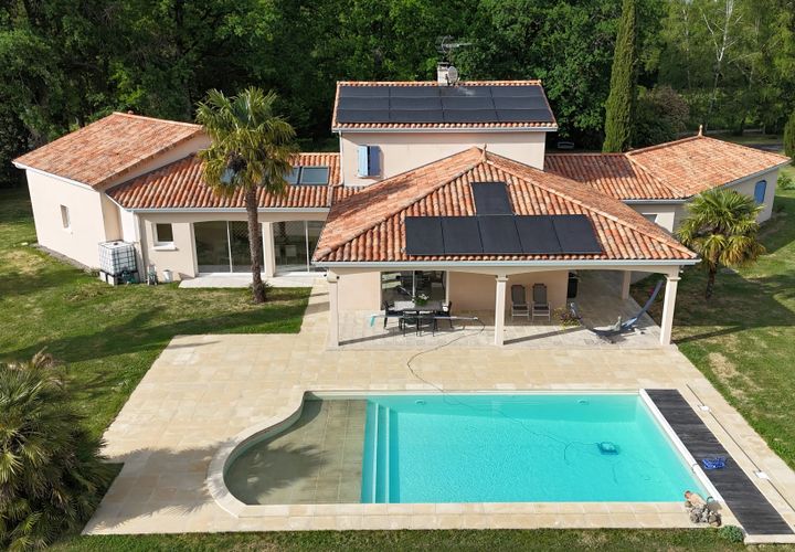 Villa a Brigueuil, Charente, Brigueuil - € 409.500 | Ref: BVI82283 - foto 1