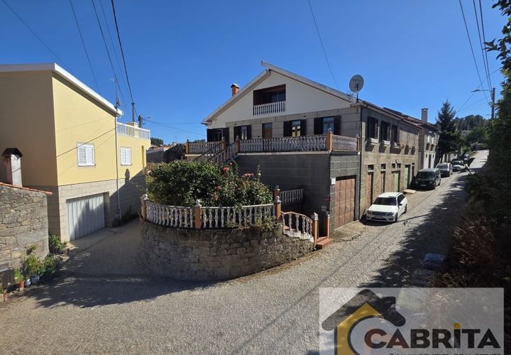 Villa a Armamar, Viseu, Armamar - € 165.000 | Ref: Refª 26 - foto 1