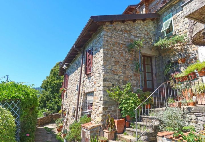 Villa i Bagnone, Massa and Carrara, Bagnone - € 320.000 | Ref: 374A-578760 - foto 1