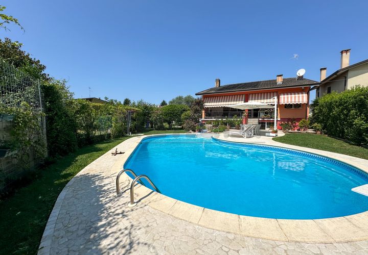 Villa a Palmanova, Udine, Palmanova - € 390.000 | Ref: D-1150 - foto 1