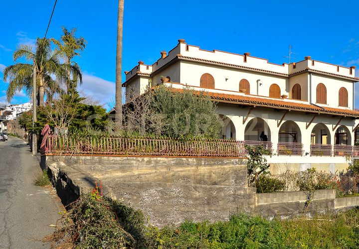 Villa a Giarre, Catania, Giarre - € 749.000 | Ref: 013-007 - foto 1