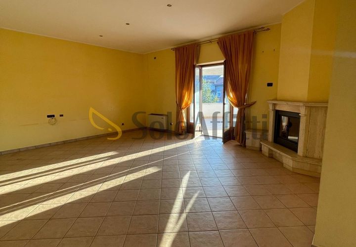 Apartament a Ceccano, Frosinone, Ceccano - € 700/mes | Ref: FR24059 - foto 1