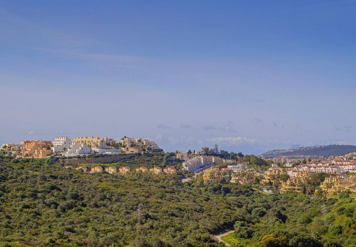 Lejlighed i Casares, Malaga, Casares - € 305.000 | Ref: CamarateHillsM2 - foto 1