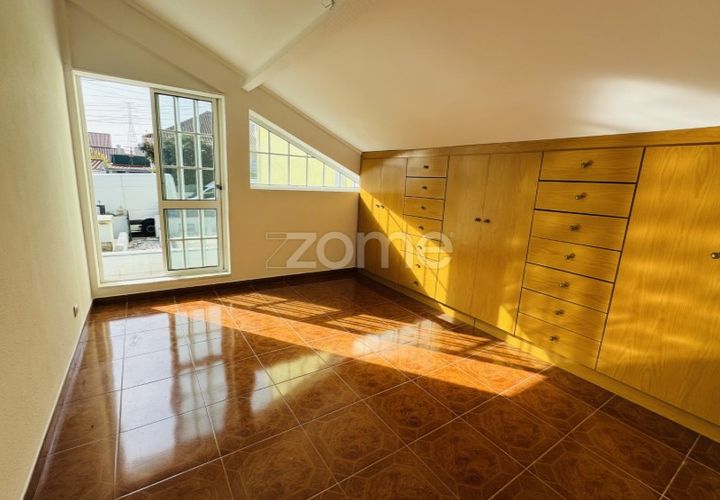 Villa i Belas, Lisbon, Belas - € 320.000 | Ref: ZMPT579633 - foto 1