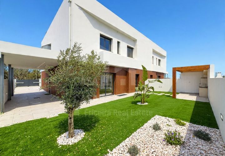 Villa a Mafra, Lisbon, Mafra - € 795.000 | Ref: V25073 - foto 1