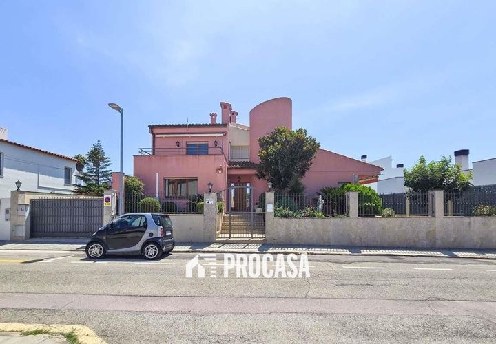 Villa a Roses, Gerona, Roses - € 690.000 | Ref: 3922 - foto 1