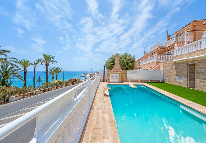 Villa a Torrevieja, Alicante, Torrevieja - € 960.000 | Ref: 200-4242 - foto 1