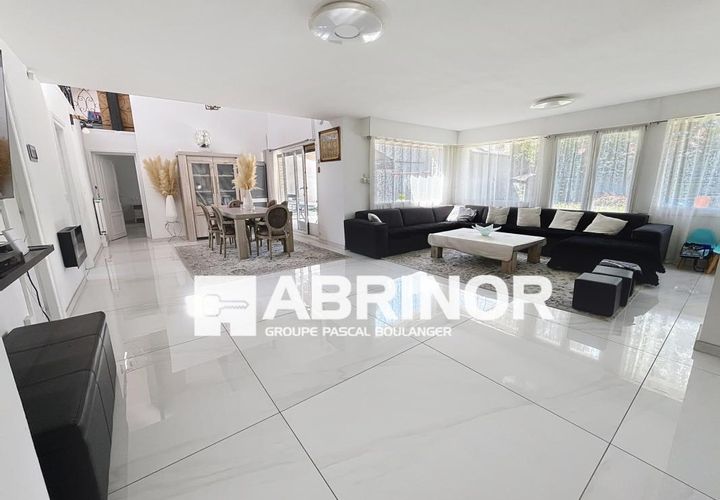 Villa i Roubaix, Nord, Roubaix - € 450.000 | Ref: RBX-38460-JSYUBI - foto 1