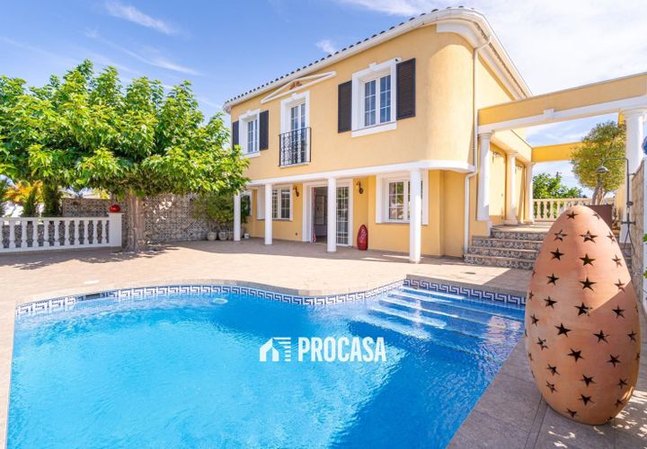 Villa i Empuriabrava, Gerona, Empuriabrava - € 995.000 | Ref: 3927 - foto 1