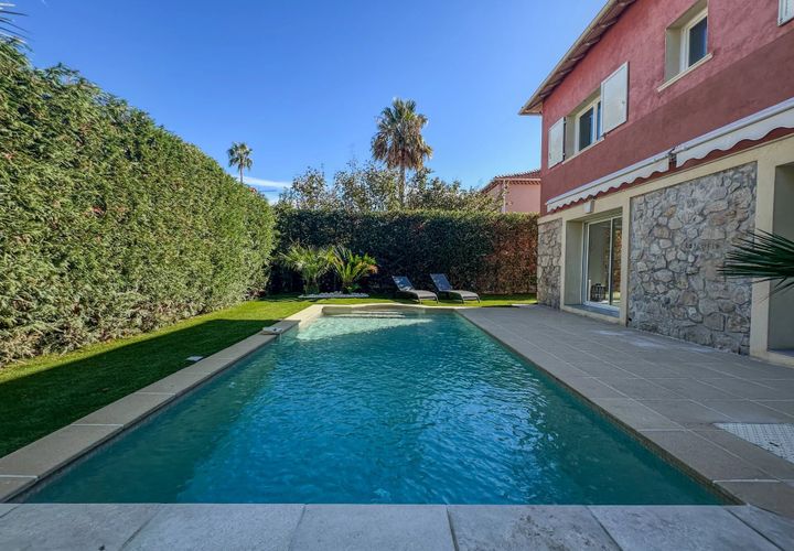 Villa i Antibes, Alpes-Maritimes, Antibes - € 1.590.000 | Ref: HH-15551907 - foto 1