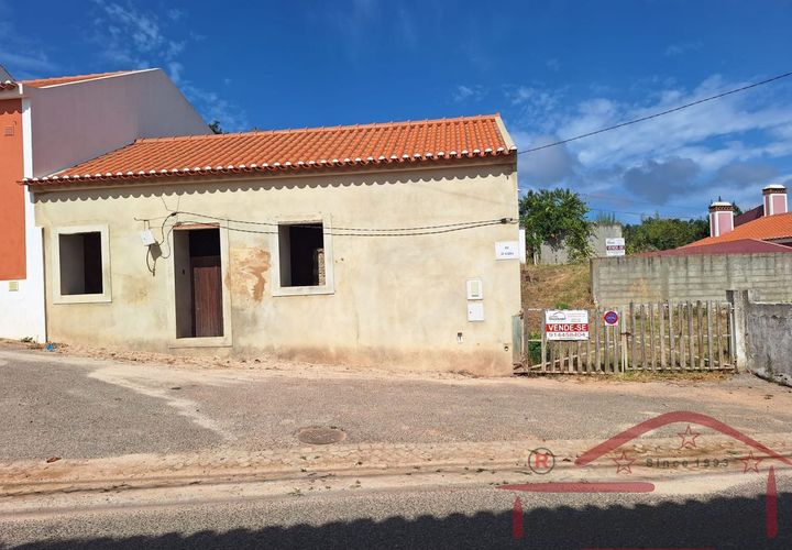 Villa i Cadaval, Lisbon, Cadaval - € 135.000 | Ref: 037-2025 - foto 1